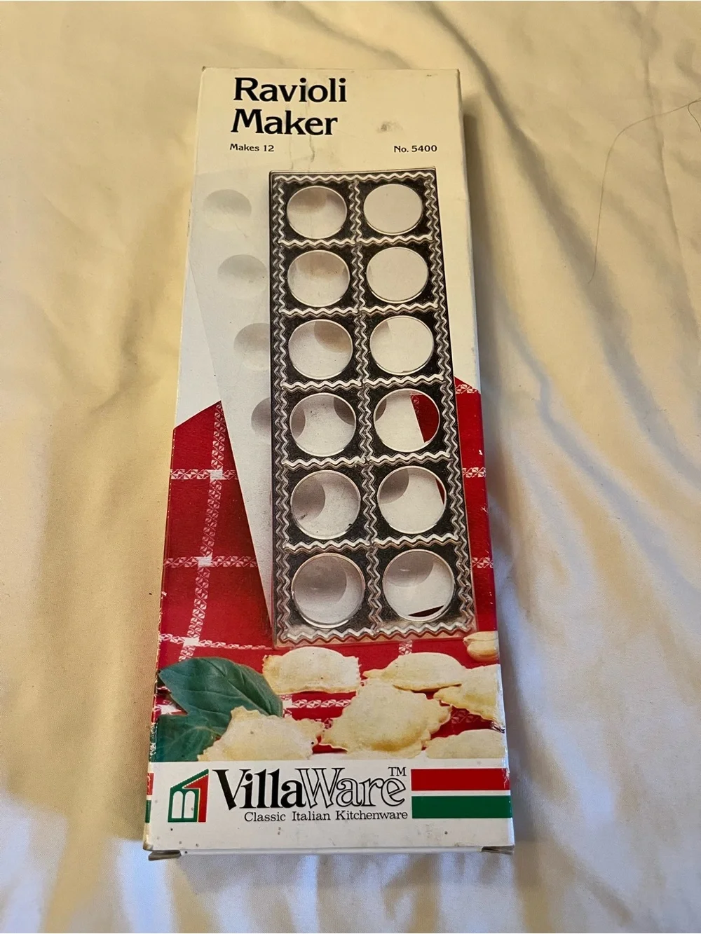 VTG VillaWare Ravioli Maker 12 Hole Round Scalloped Pasta Mold Press Italian Kit